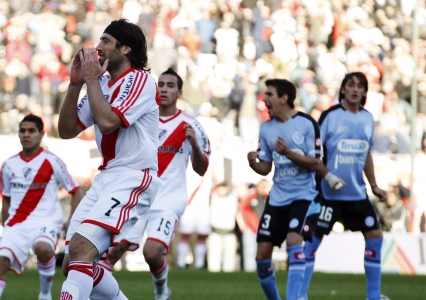 http://www.sporx.com/img/1/2011/river_plate4875886567689.jpg