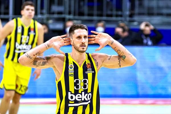 Achille Polonara Resmen Anadolu Efes Te Futbol Sporx Ekstra Sporx