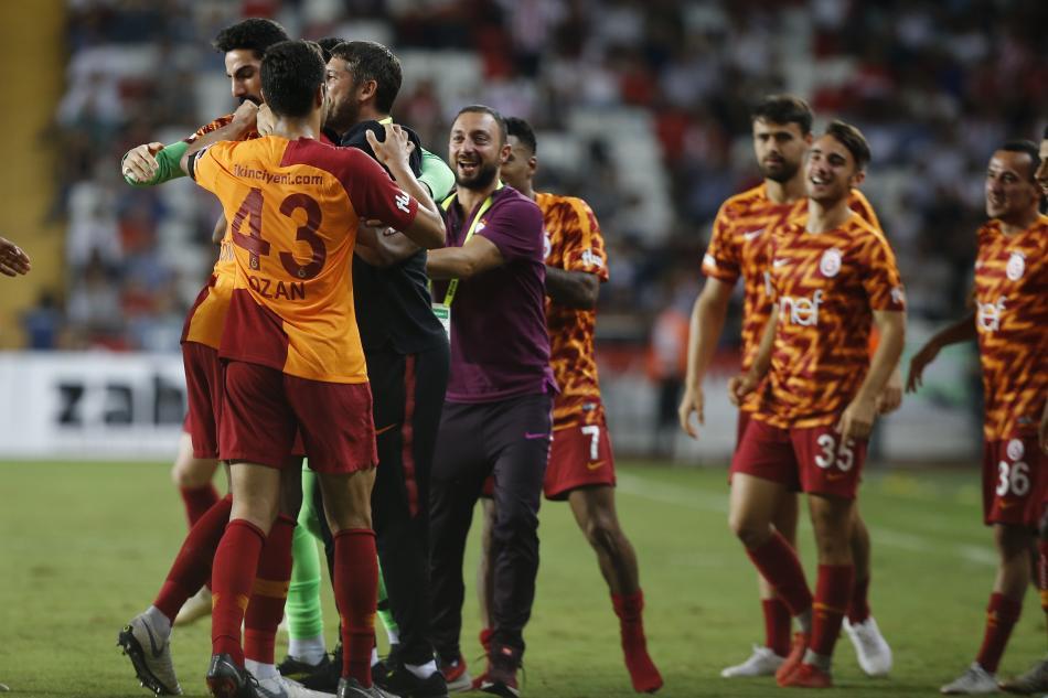 Spor yazarlarından Antalyaspor-Galatasaray yorumu! - Sporx ...