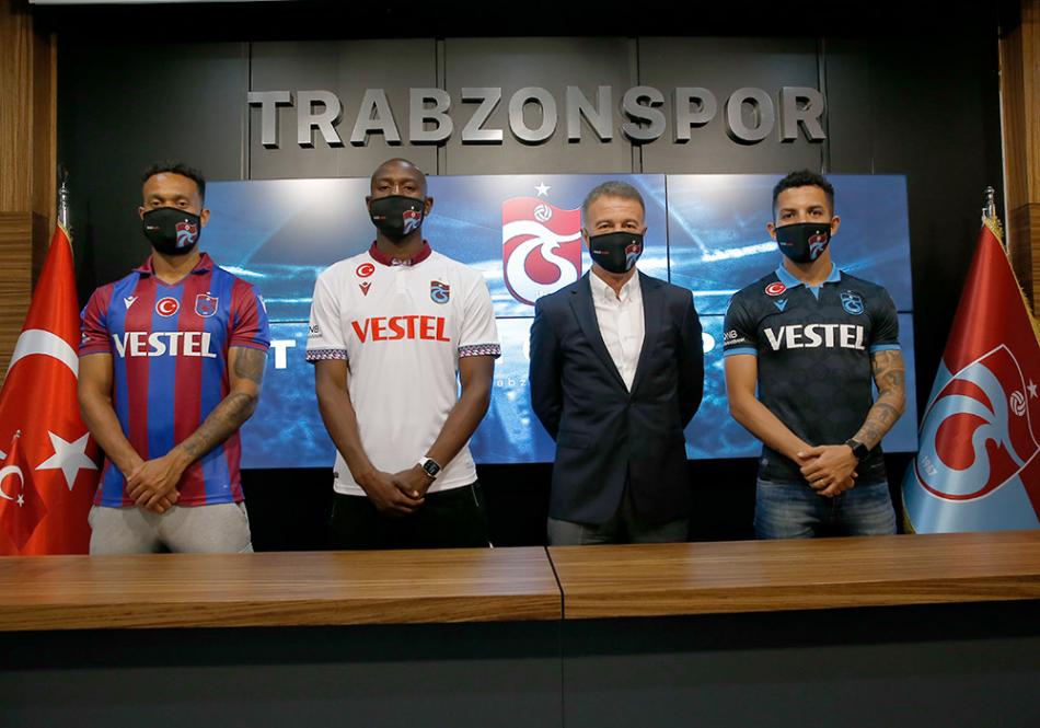 Trabzonspor'da Yeni Transferler Için Imza Töreni - Sporx Galeri