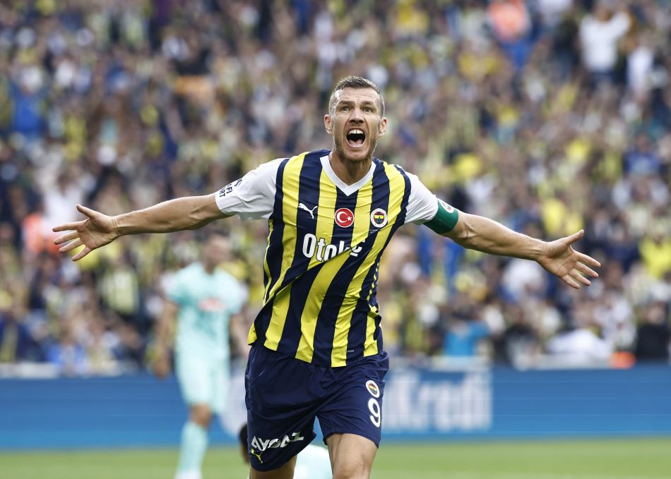 Edin Dzeko'dan Şampiyonluk Yarışı Açıklamaları