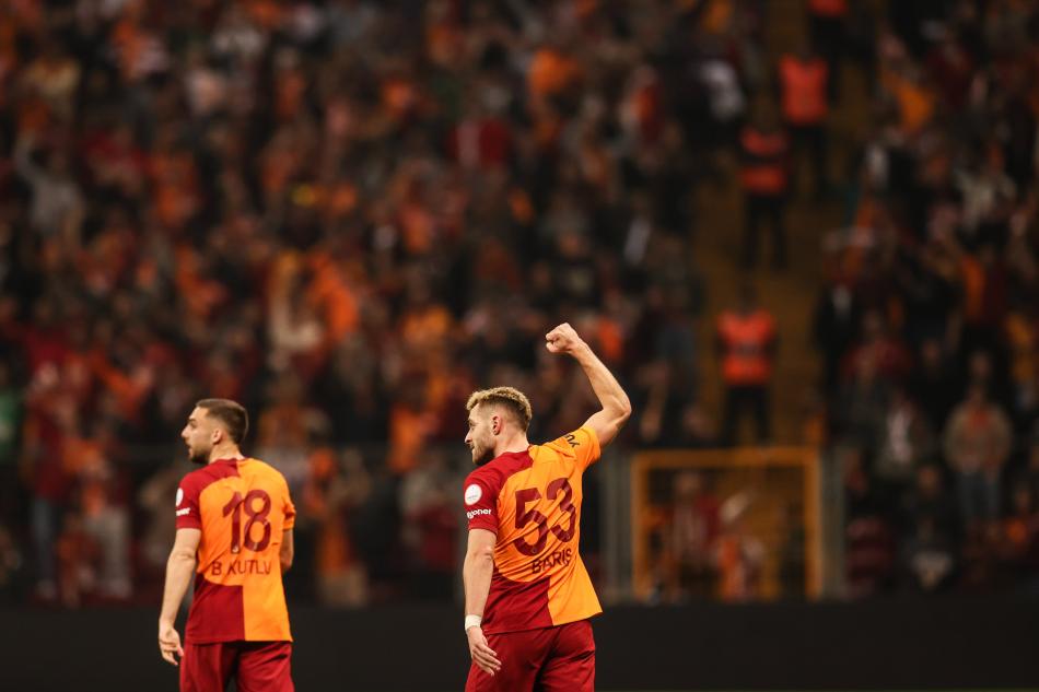 Barış Alper Yılmazı Izlemeye Geliyorlar Galatasaray Haberleri Sporx Galeri 