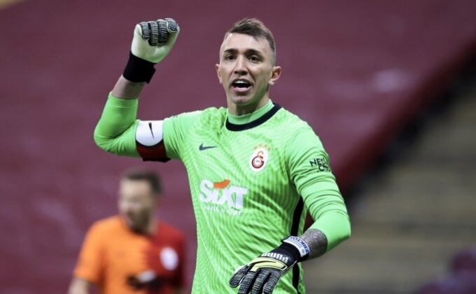 Fernando Muslera'nn Kasmpaa kabusu bitmedi