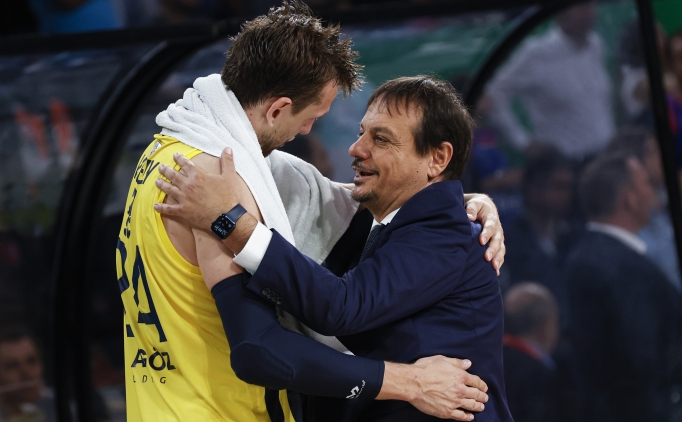 Ergin Ataman, Fenerbahe'nin efsanesini istedi!