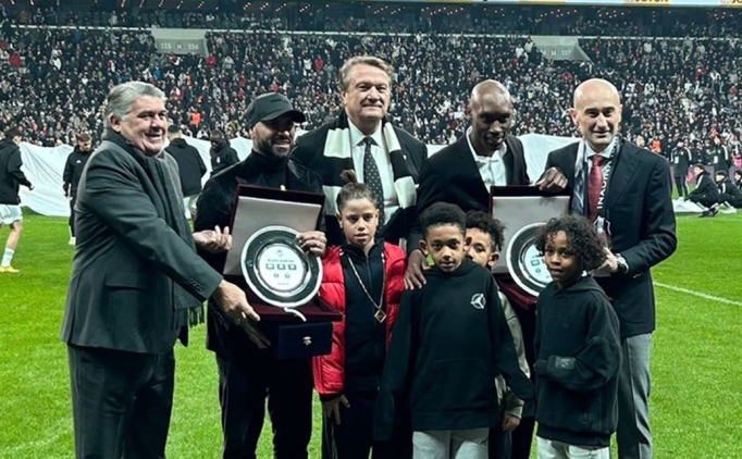 Beikta, Atiba ve Quaresma'ya plaket verdi