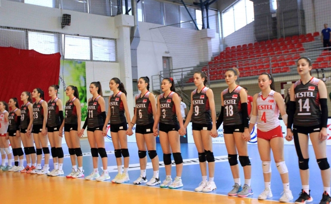 U17 kadn voleybol takmmz in'e yenildi