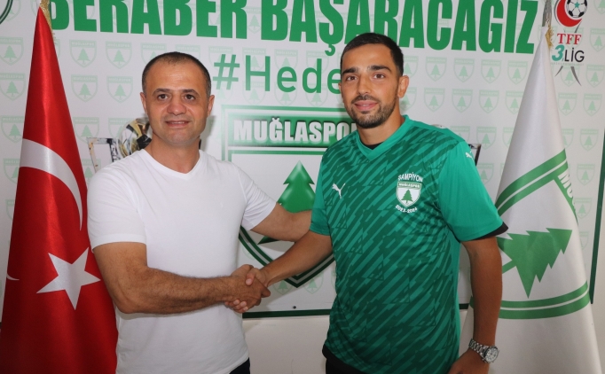 Mulaspor'da imzalar sryor