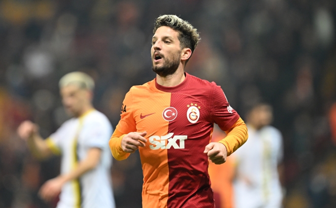 Galatasaray'dan Mertens'e: '1 yl daha kal'