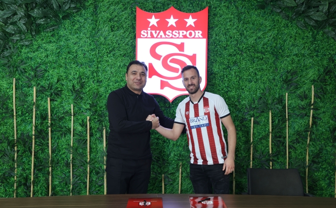 Sivasspor yeni transferini aklad