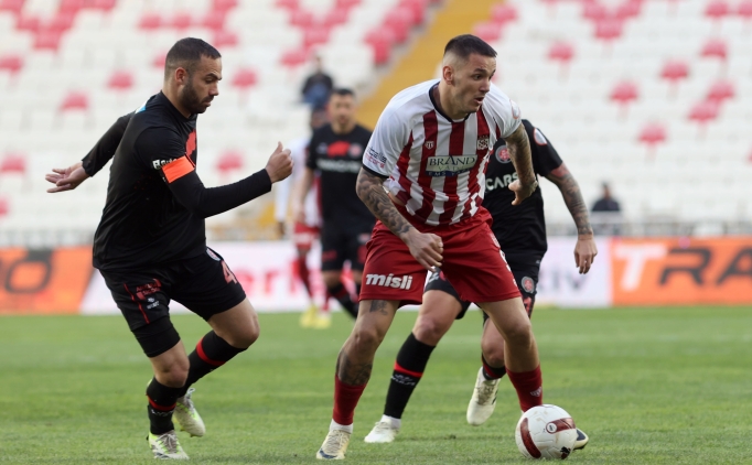 Sivasspor, Rey Manaj ile 3 puana uzand!