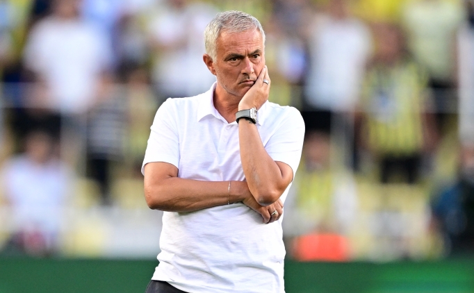 Fenerbahe'den Mourinho aklamas!