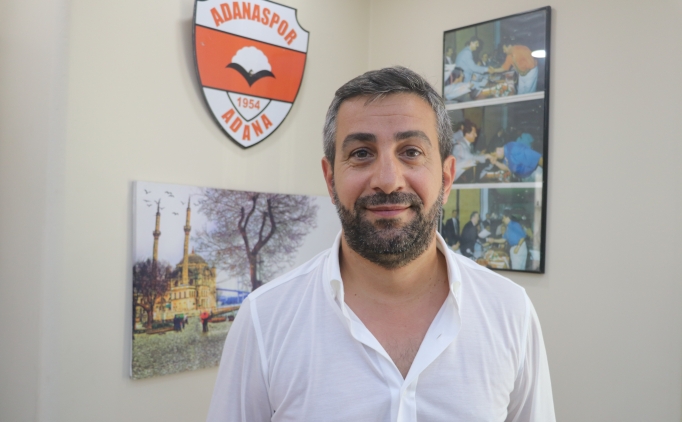 Adanaspor'da Bakan Asil Bostanc taraftarlarla bir arada