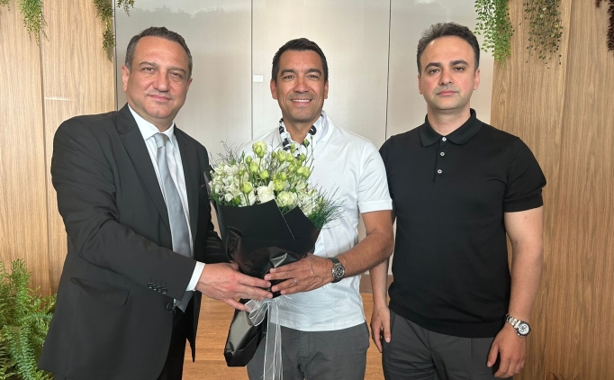 Giovanni van Bronckhorst, stanbul'a geldi!