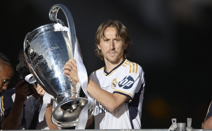 Real Madrid'de Modric'e yeni szleme