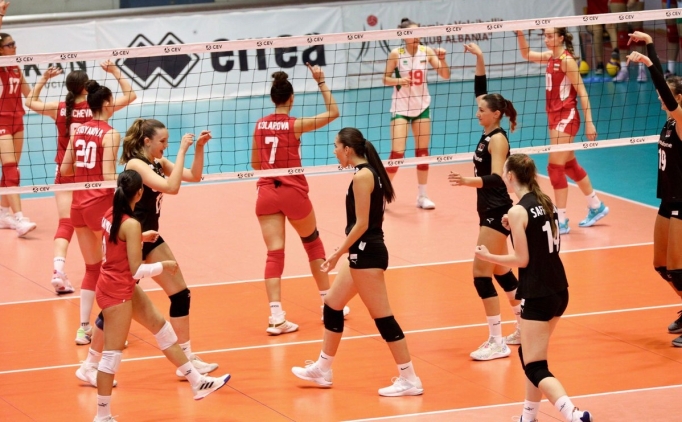 U20 Kadn Milli Voleybol Takm, Srbistan' malup etti