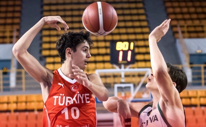 U16 Erkek Basketbol Milli Takm eyrek finalde! 