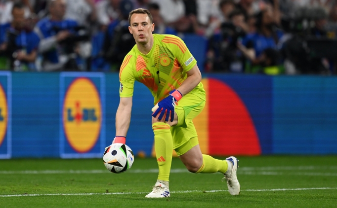 Manuel Neuer, milli takm kariyerini noktalad