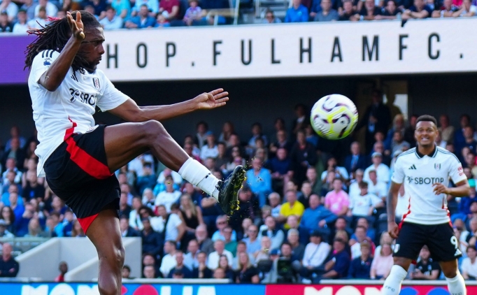 Fulham, evinde 3 golle kazand