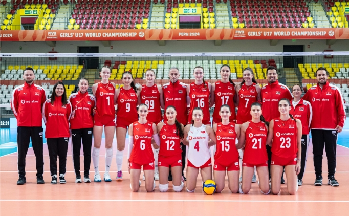 U17 Kadn Voleybol Milli Takm, ilk manda kazand