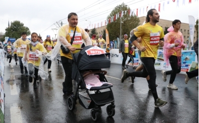 4. Uluslararas Kayseri Yar Maratonu kouldu