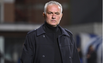 Fenerbahe'den Jose Mourinho aklamas