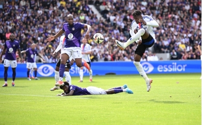 Wilfried Zaha, Lyon'da olay kard