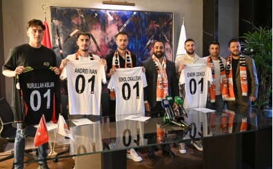 Adanaspor'da 4 imza birden