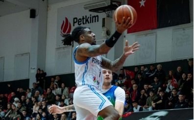 Aliağa Petkimspor zirveyi bırakmadı