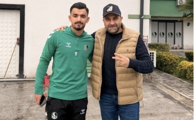 Sakaryaspor 5 futbolcuyu renklerine bağladı